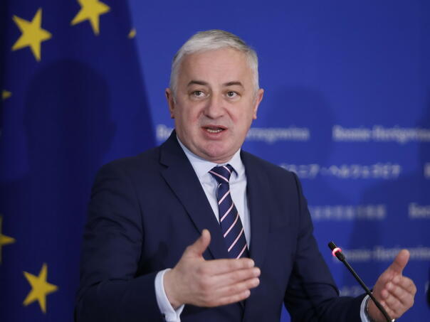 Borenović optužio Dodika: SNSD sveo Srbe na dva ministarstva u Vijeću ministara BiH